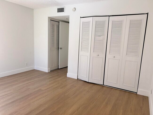 Building Photo - 8540 N Sherman Cir