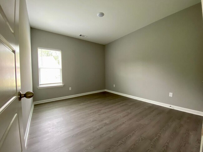 Building Photo - 4 bed, 2 bath home built in 2022 in Atoka