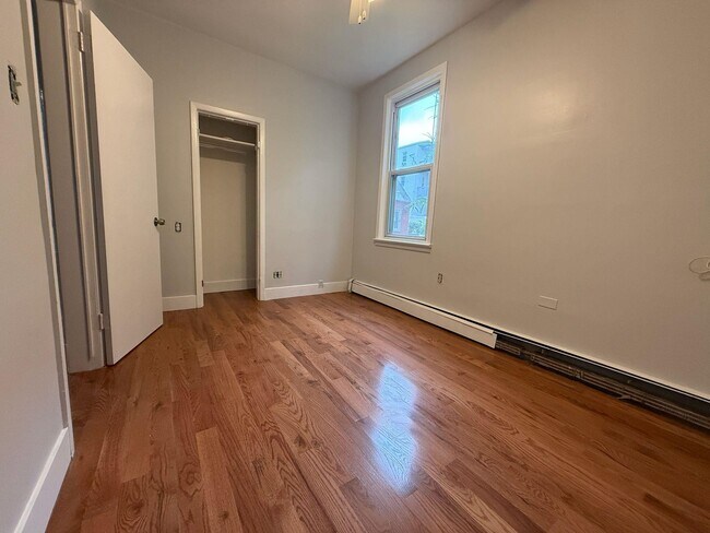 Building Photo - 321 Avenue C