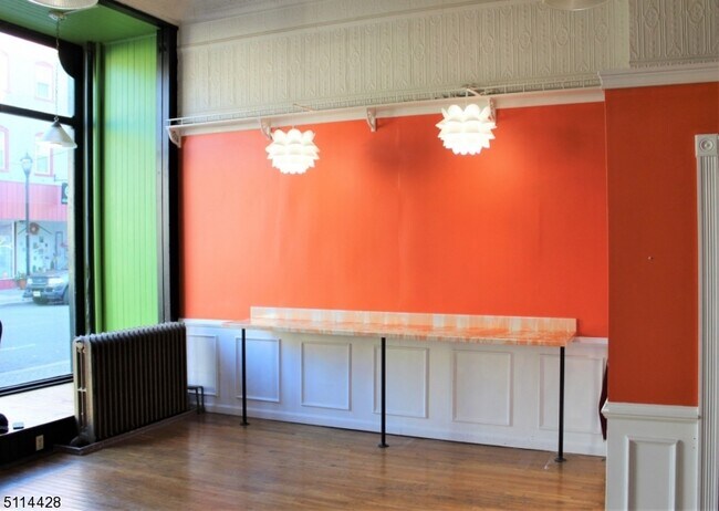 Building Photo - 396 S Main St