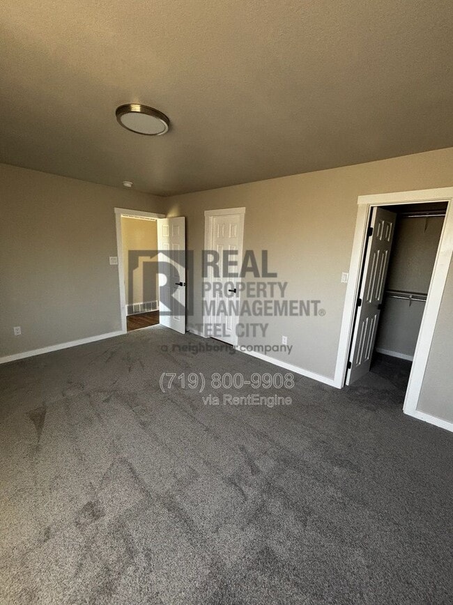 Building Photo - 326 W Golden Eagle Way