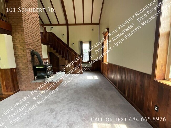 Building Photo - 101 Schubert Rd