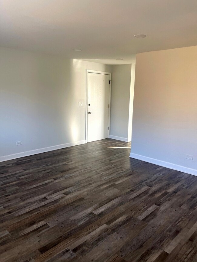 Building Photo - 287 8th St