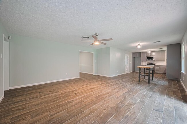 Building Photo - 9011 Bintliff Dr