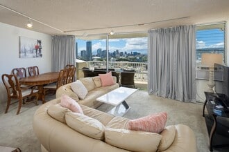 Building Photo - 750 Amana St