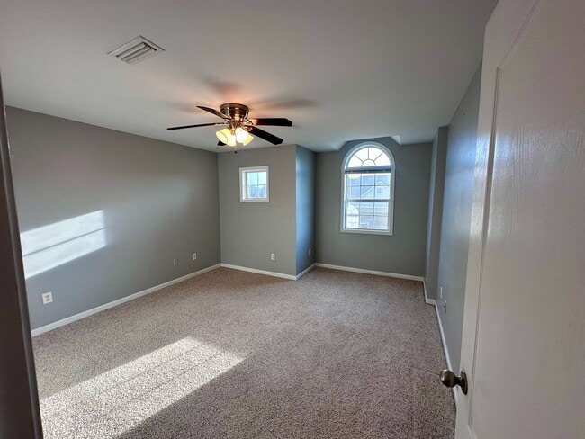 Building Photo - Available NOW -104 Planters Court