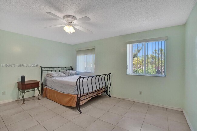 Building Photo - 1726 SW 110th Terrace