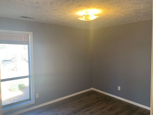 Building Photo - 1820-6 Tryon Drive