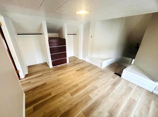 Building Photo - 821 N Bond St