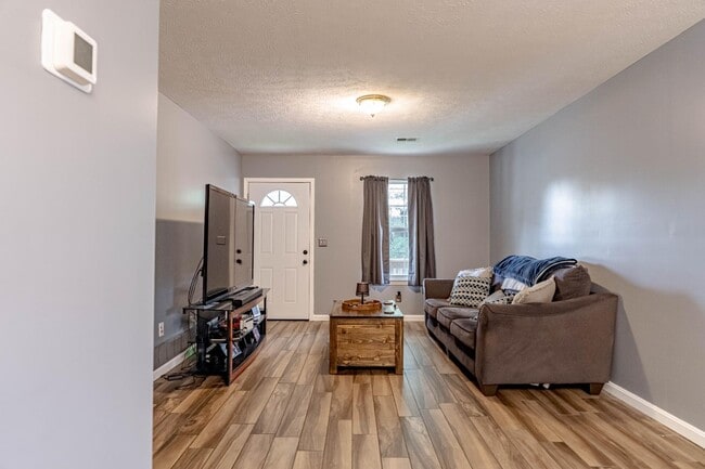 Building Photo - 511 Henry St