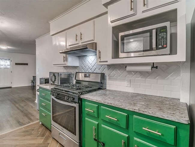 Building Photo - 621 N 16th St