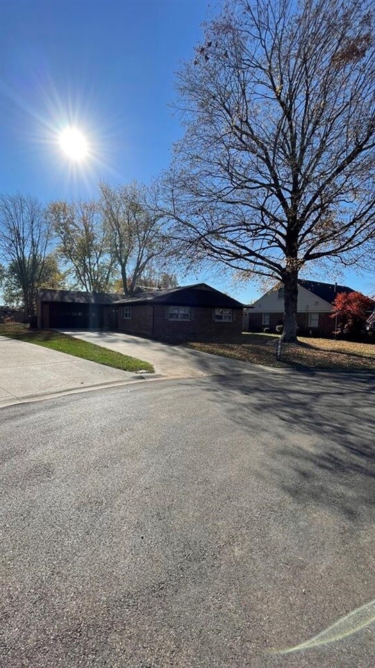 2207 Iron Leige Ct 2207 Iron Leige Ct Owensboro KY 42301 Apartment