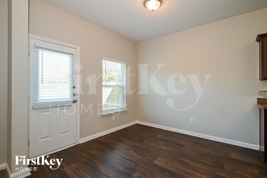 Building Photo - 14281 Bridgeview Ln