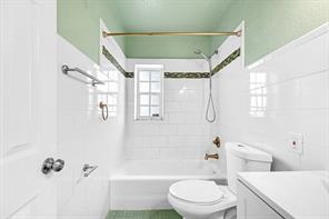 Building Photo - 15710 NW 19th Ave