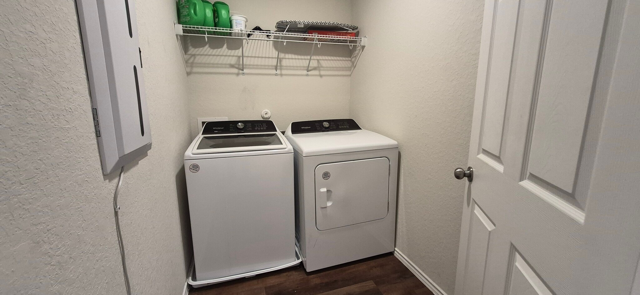 Building Photo - 5819 Rolling Gln