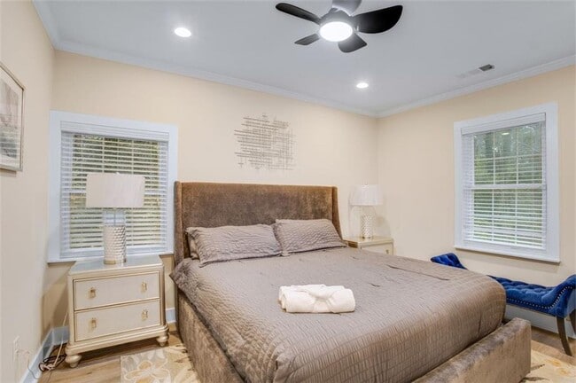 Building Photo - 2925 Dodson Dr