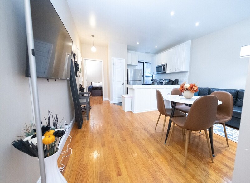 Primary Photo - 230 W 113th St