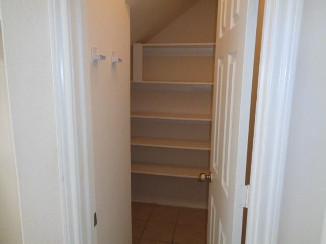 Building Photo - 17147 Oakwood Chase Dr