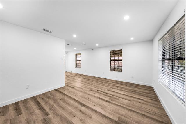 Building Photo - 305 E Kirby Ave