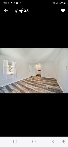 Building Photo - 728 Mayville Ave