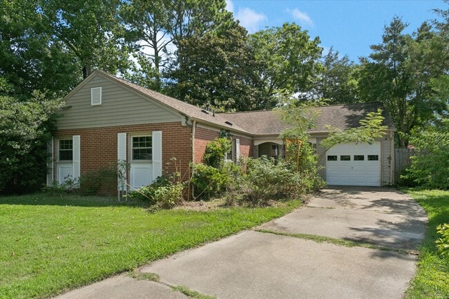 Primary Photo - 700 Pelham Dr