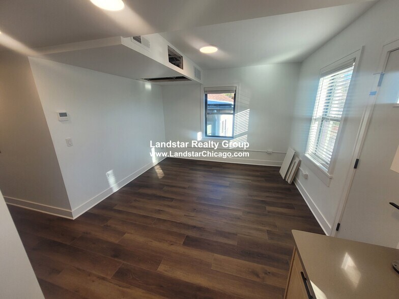 Building Photo - 1241 Chicago Ave