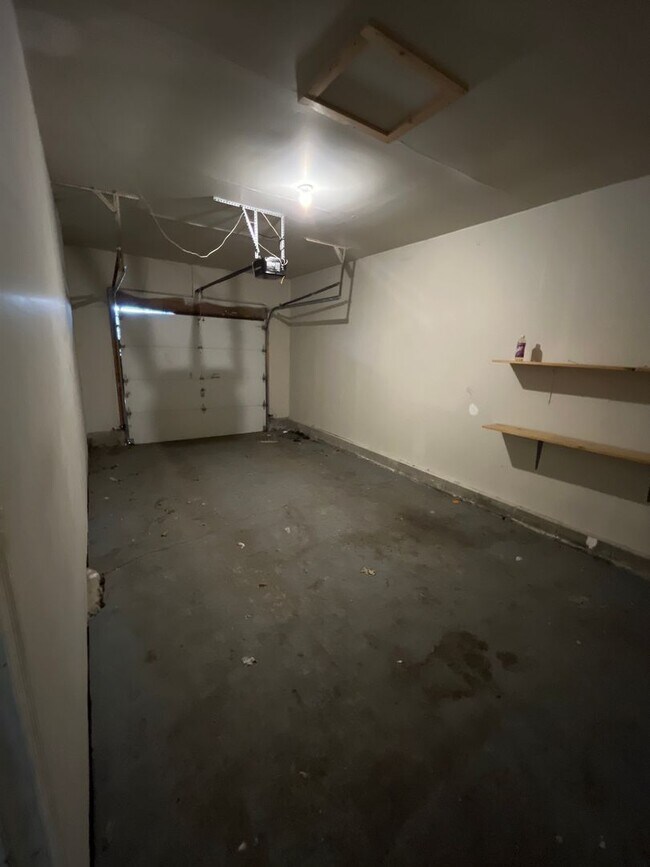 Building Photo - 1851-1853 Lake Club Dr