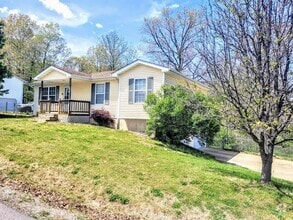 Building Photo - Home near FLW!