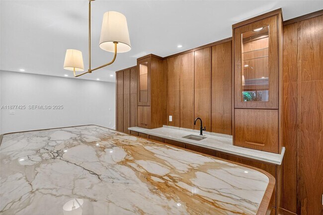 Building Photo - 2330 Overbrook St