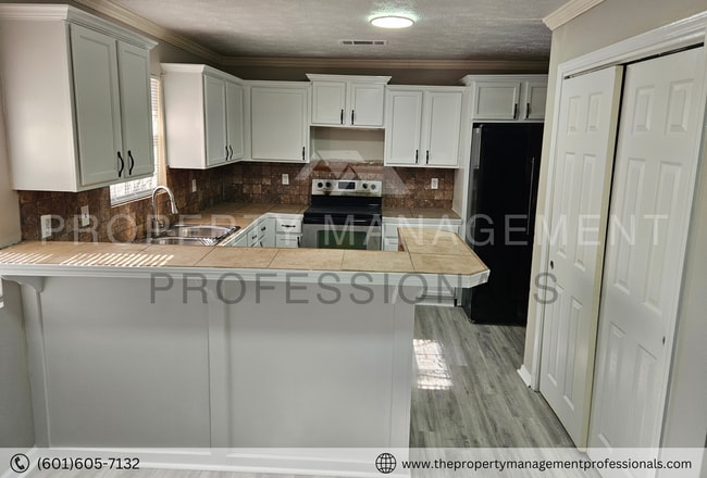 Building Photo - Renewed and ready to be a home!