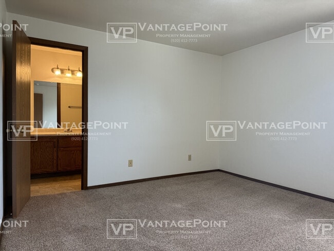 Building Photo - 1630 N Whitney Dr