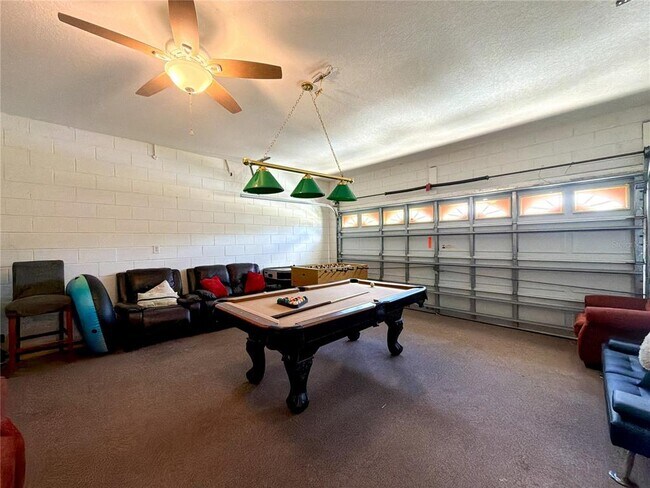 Building Photo - 8127 Fan Palm Way
