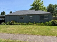 Building Photo - 1 bedroom, 1 bath duplex in Springfield!