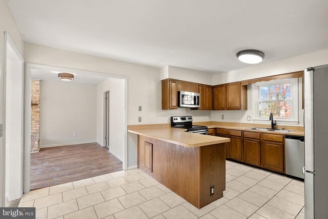 Building Photo - 13814 Leighfield St