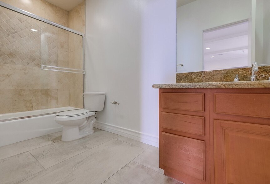 Building Photo - 1902 Marshallfield Ln