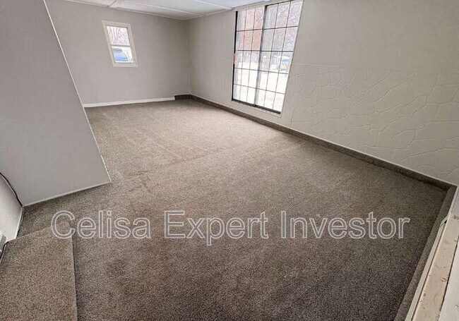 Building Photo - 6832 Autumn View Dr