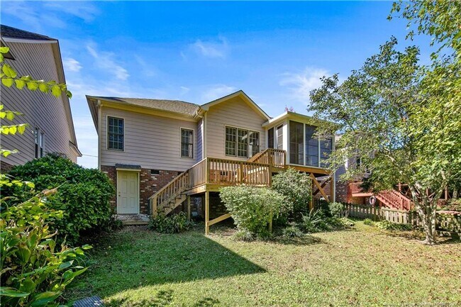 Building Photo - 1535 Dixon Dr