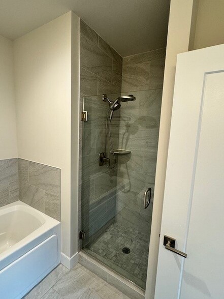 Building Photo - 2000 Clarendon Blvd