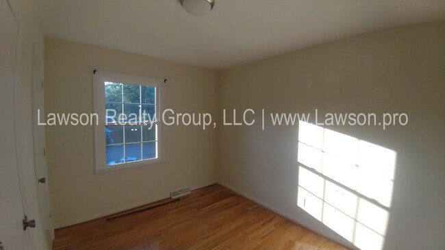 Building Photo - Beautiful Home in Cave Spring with Partially Finished Basement