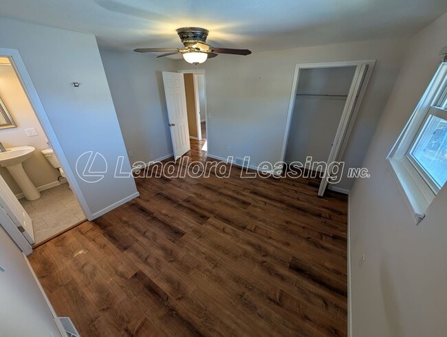 Building Photo - Beautiful 4-Bedroom Split-Level Home with ...