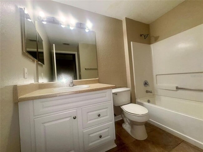 Building Photo - 145 Reserve Cir