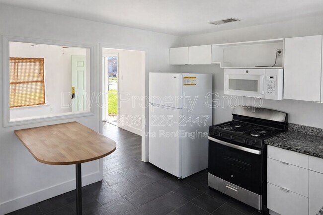 Building Photo - 10923 Aledo Dr