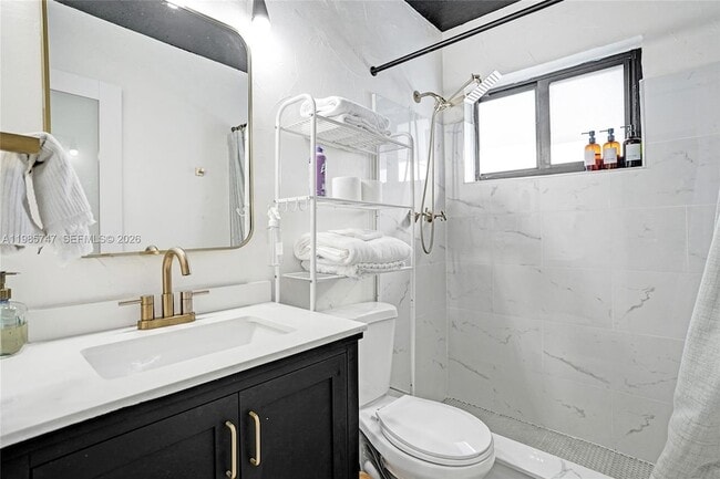 Building Photo - 754 NE 40th St