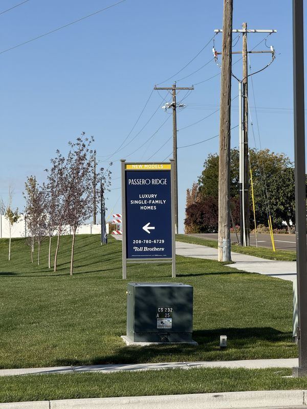 Building Photo - 15350 Blue Pinion Ave