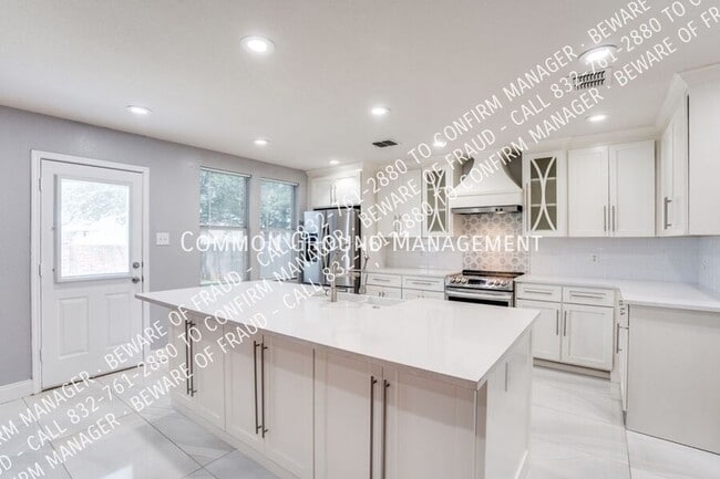 Building Photo - 615 Ragwood Rd