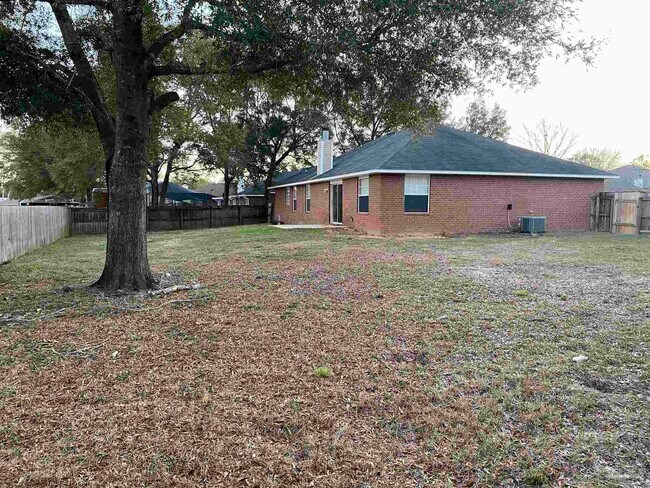 Building Photo - 5162 Brookside Dr