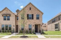 Building Photo - 4720 Piedras Lanzar Dr