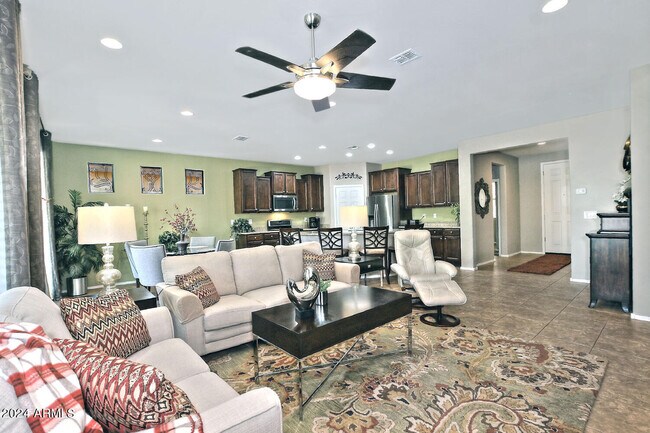 Building Photo - 4394 N Hummingbird Dr