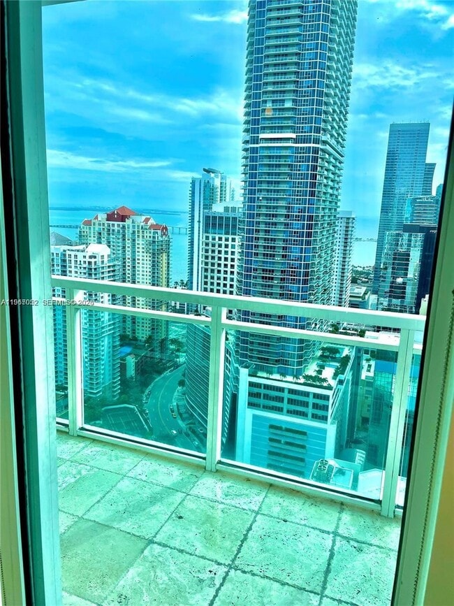 Building Photo - 950 Brickell Bay Dr