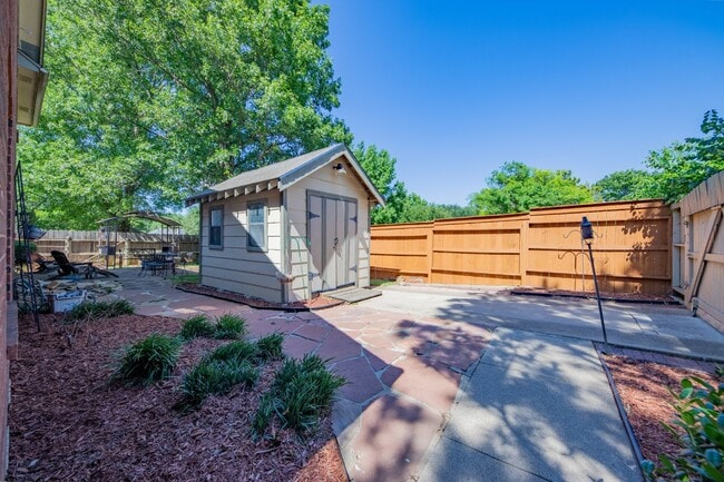 Building Photo - Charming 3-Bed Home by downtown Grapvine